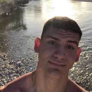 Meet your Posher, Brandon